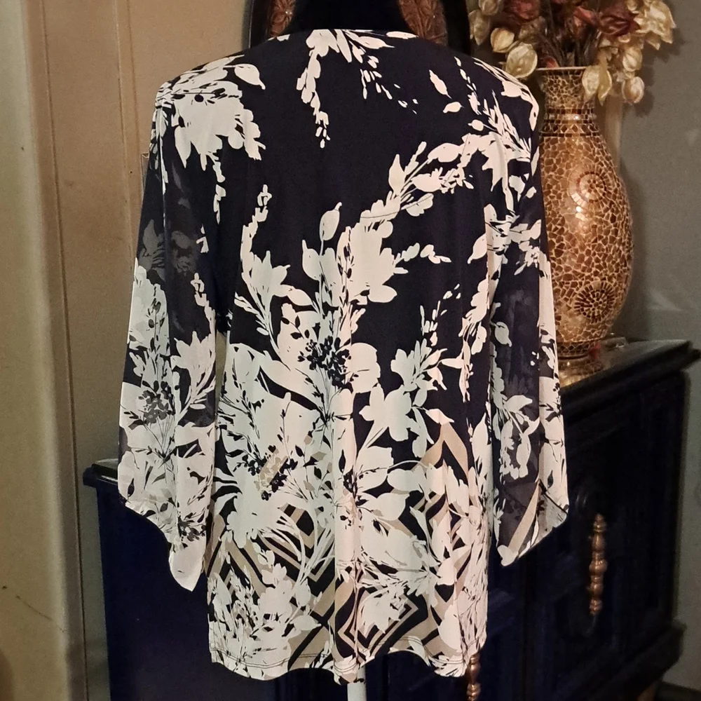 JM Collection blouse. - Picture 4 of 7